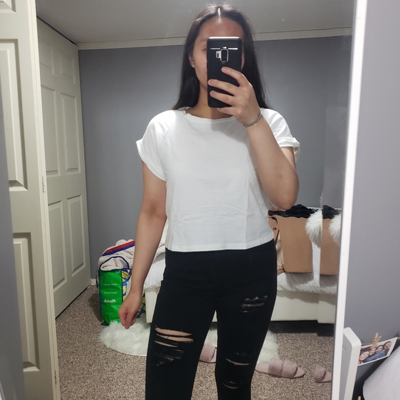 3/$20 Cute White Boxy Cropped Tee